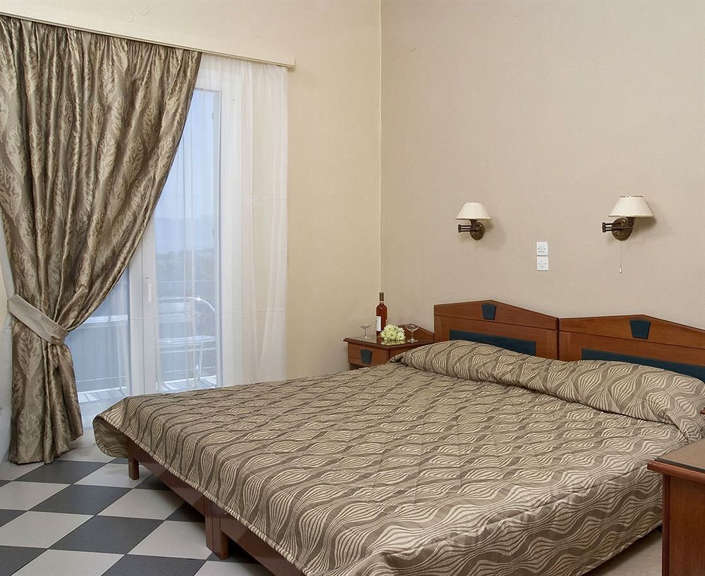 Otel Klonos Anna 2*